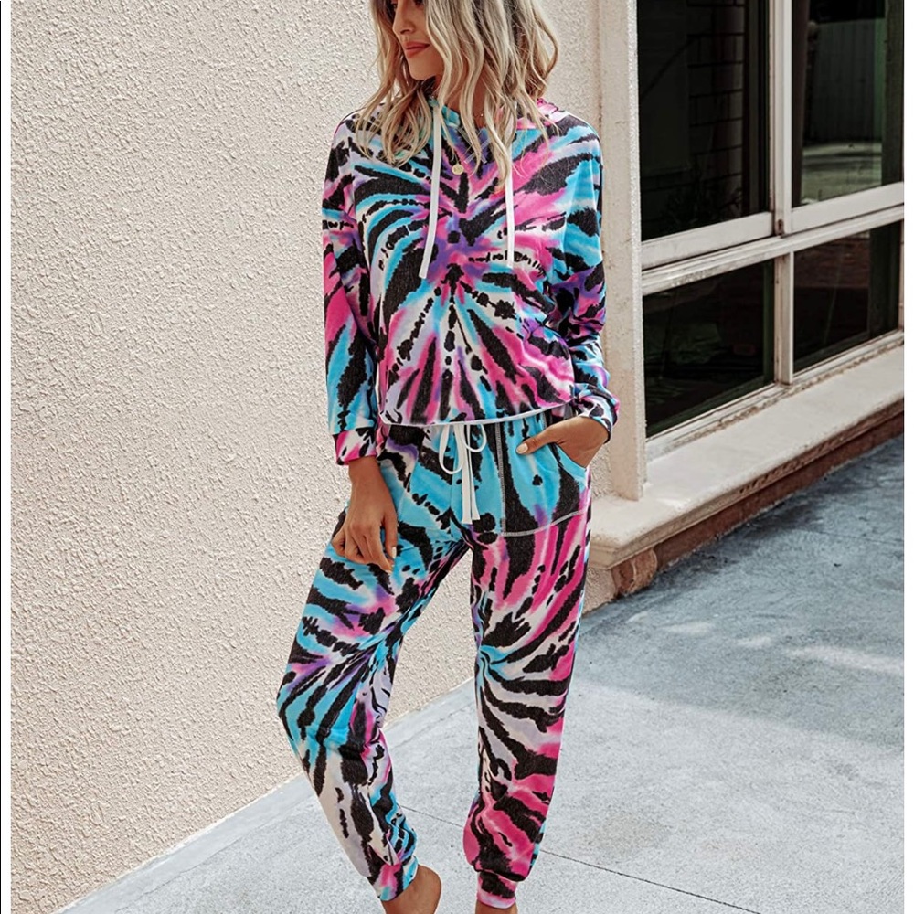 NWOT Pink and Blue Tie Dye Matching Set - Picture 2 of 5